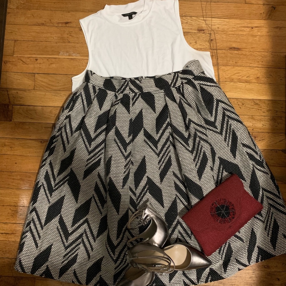 Textured Pleated A-Line Skirt